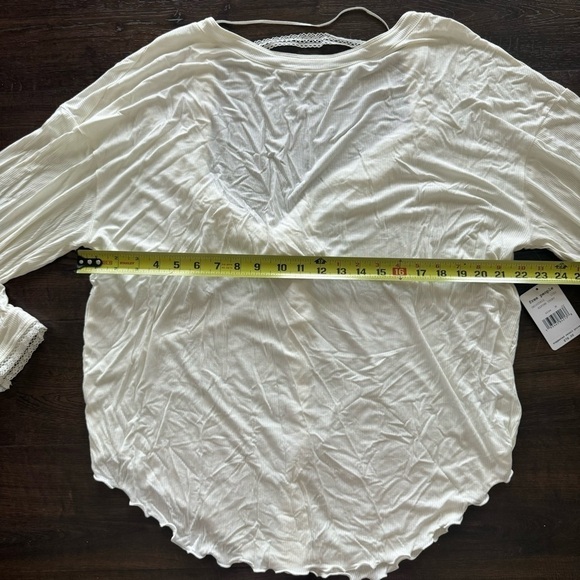 Free‎ People Shimmy Shake Alpine Ivory Long Sleeve Open Back Top Size Medium Wmn - Picture 10 of 10